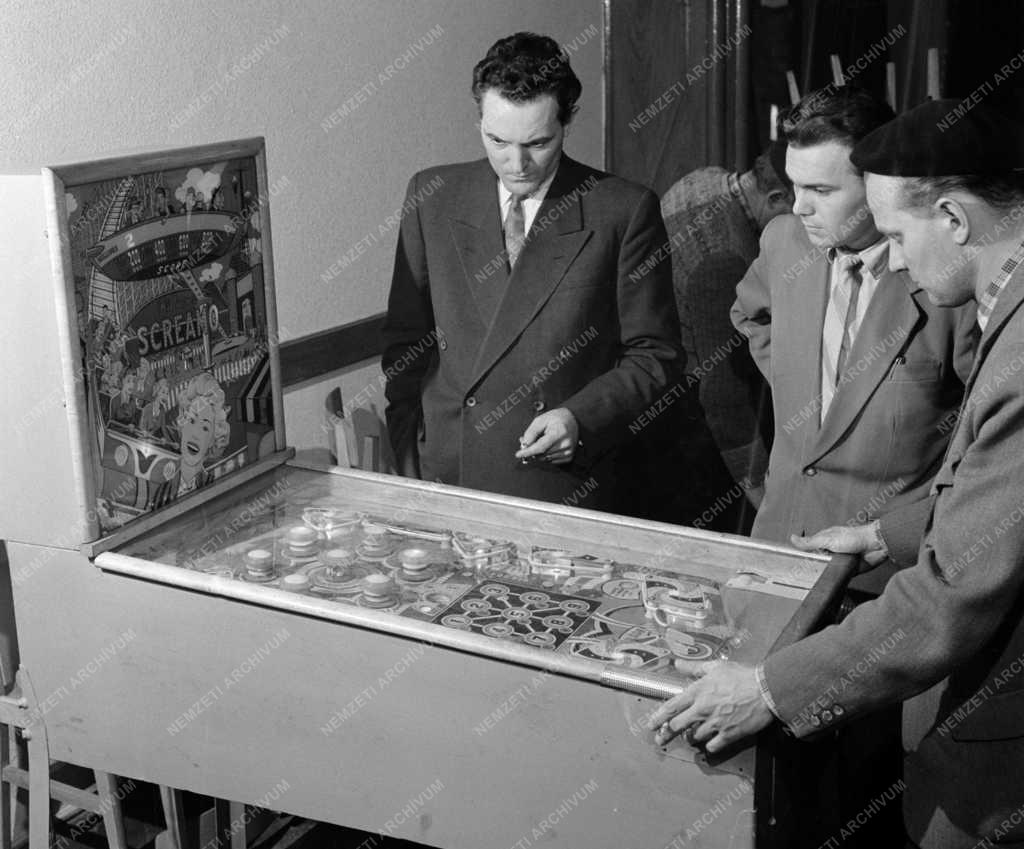 Vendéglátás - Játékterem nyílik a Pannónia Kávéházban
