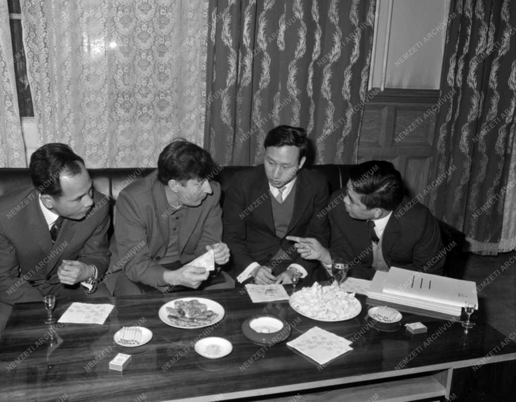 Külkapcsolat - Sajtótájékoztató a Koreai Népi Demokratikus Köztársaság nagykövetségén