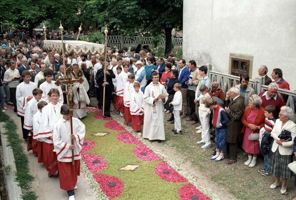 Vallás - Sváb búcsú Budaörsön