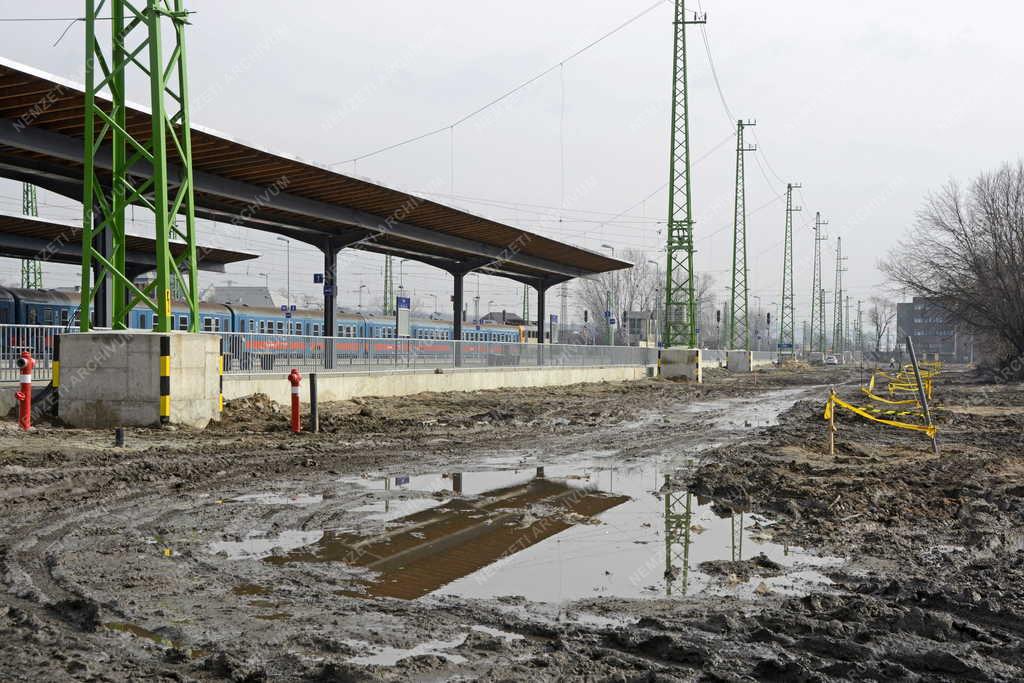 Felújítás - Vác - Megújul a váci vasútállomás