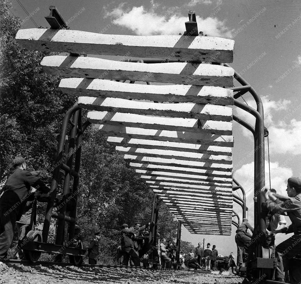 A szerző válogatása - Hézagmentes vasúti pálya