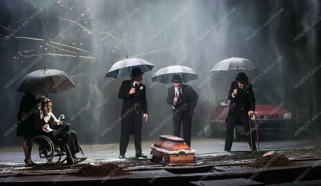 Kultúra - Budapest - Dušan Kovačević: A maratonfutók tiszteletkört futnak