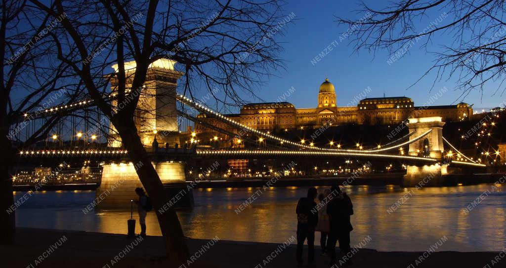 Városkép - Budapest - Esti dunai panoráma