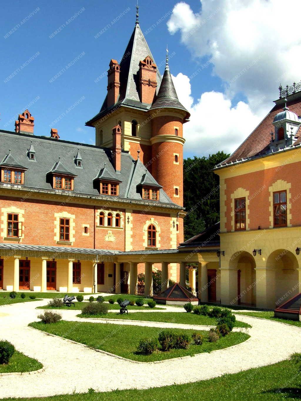 Parádsasvár - Kastélyszálló