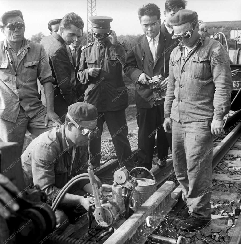 Közlekedés - Külkapcsolat - OSzZsD képviselői magyarországi vasútépítési bemutatón