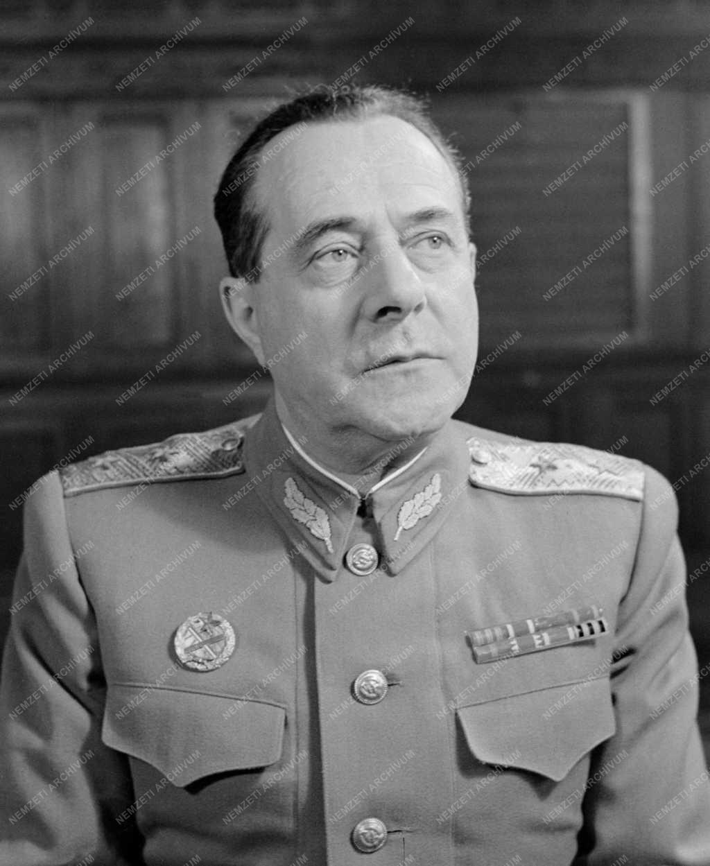 Belpolitika - Új miniszterek eskütétele