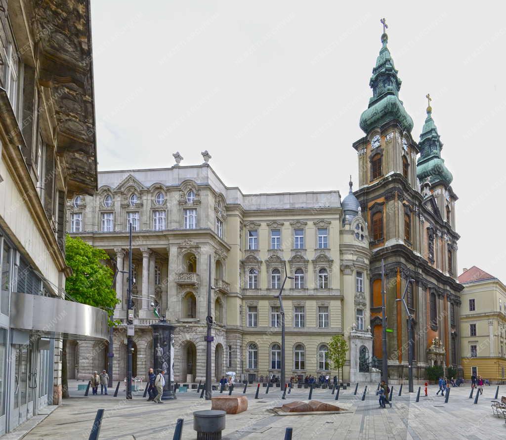 Városkép - Budapest - Az Egyetem tér