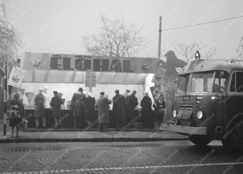 Életkép - Decemberi reggel a fővárosban
