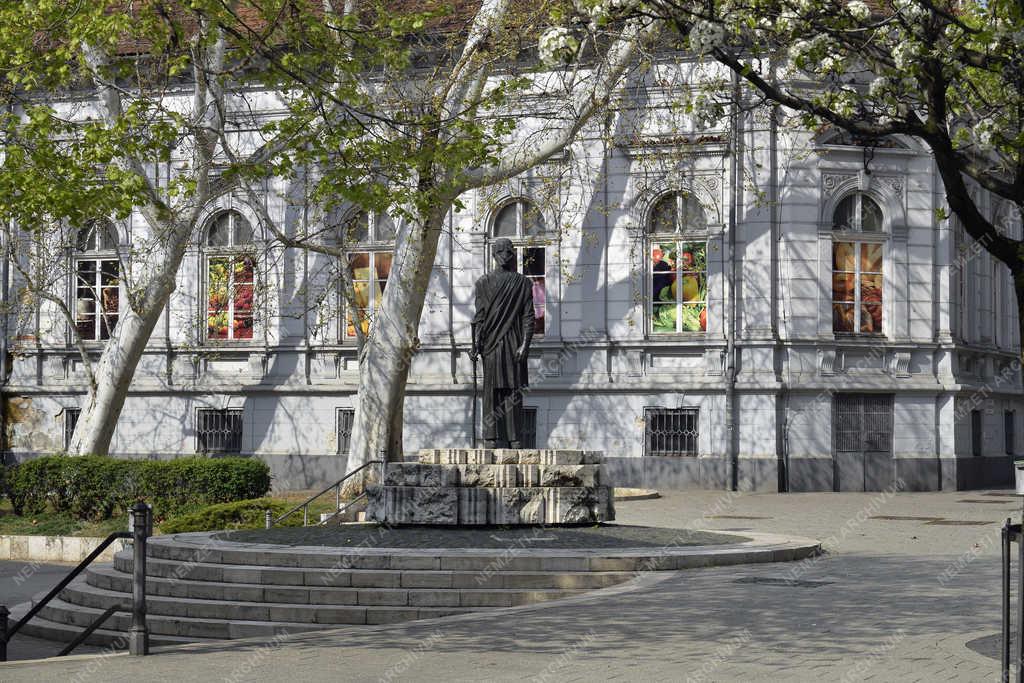 Városkép - Budapest - Kőrösi Csoma sétány