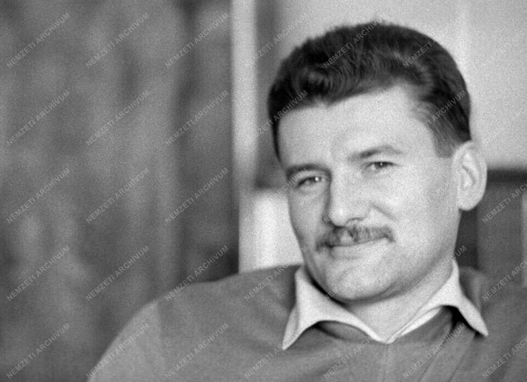 Kultúra - Petrovics Emil zeneszerző