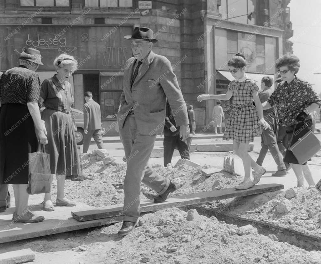 Városkép - Útépítés - Felújítják a Felszabadulás teret