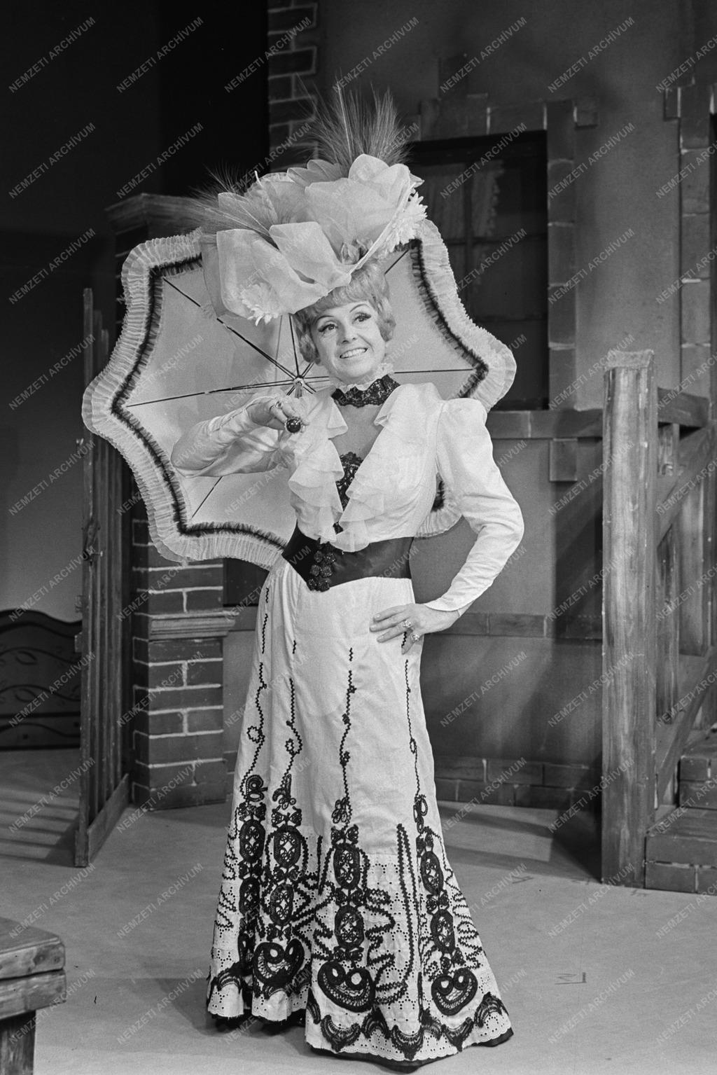 Mezei Mária színésznő