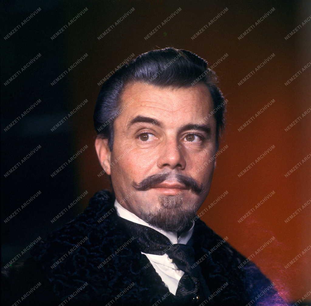 Kultúra - Filmforgatás - Az ezermester