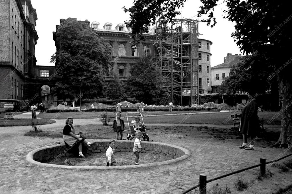 Egészségügy - A Haynal-klinika újjáépítése