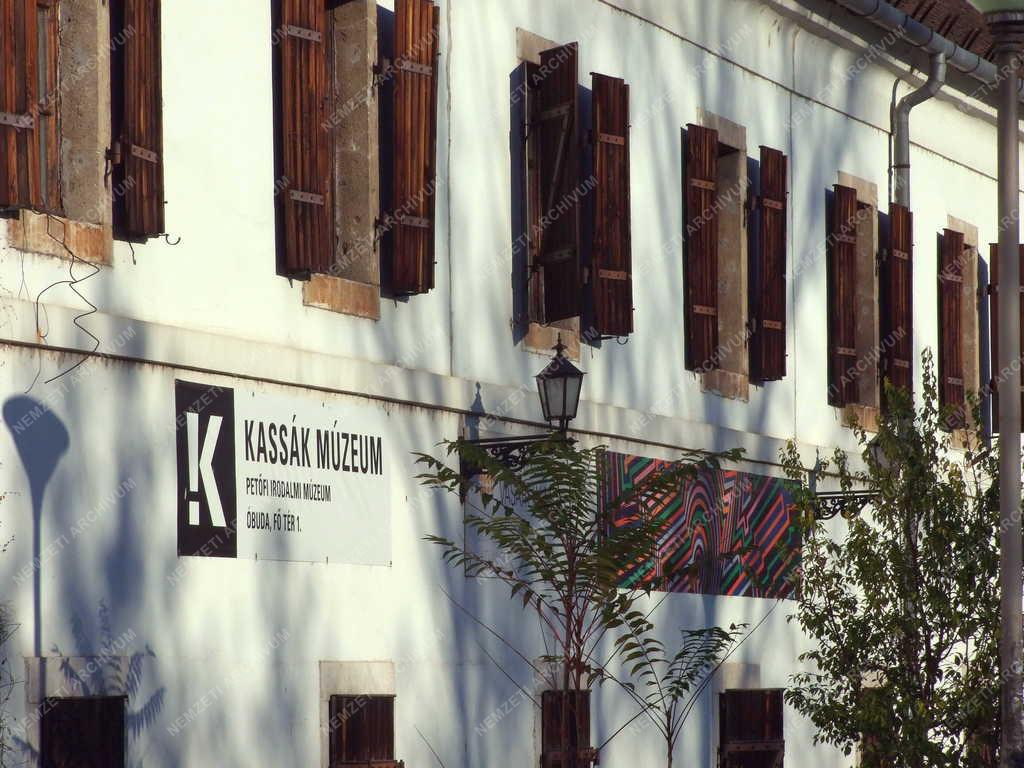Épület - Budapest - A Kassák és a Vasarely Múzeum Óbudán