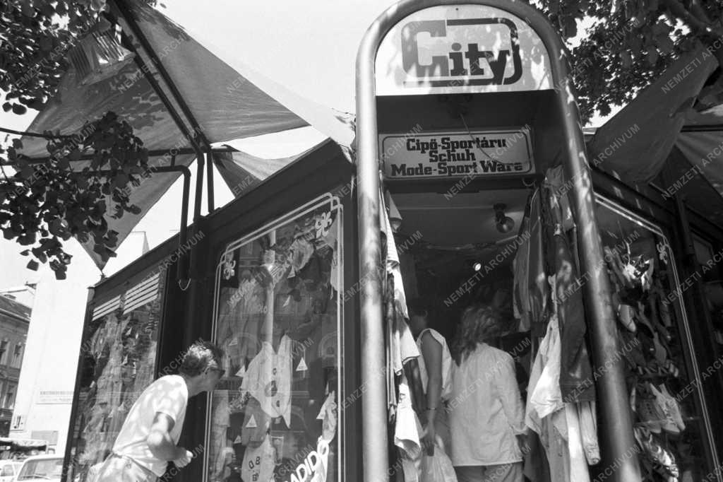 Kereskedelem - „Butikváros” a Rákóczi úton