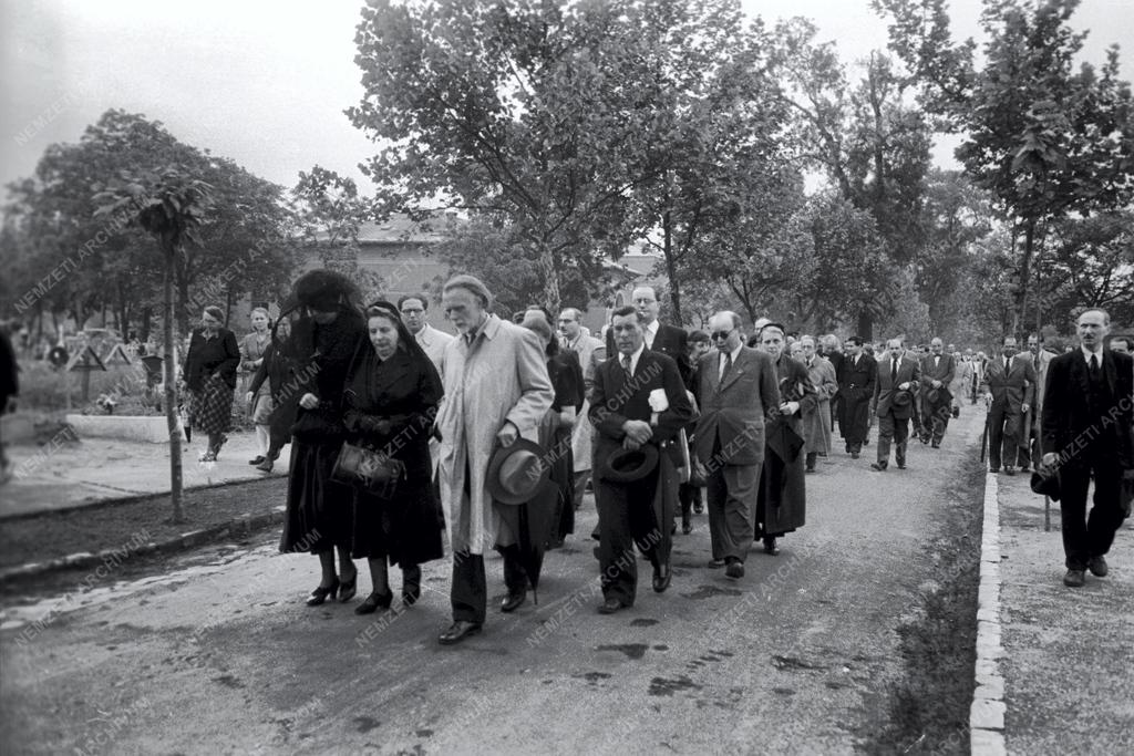 Temetés - Balázs Béla búcsúztatása