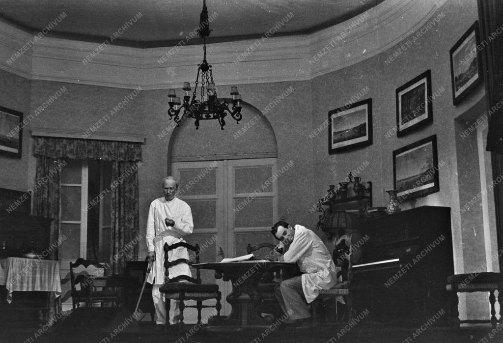 Kultúra - Archibald Joseph Cronin A nagy út című színdarabjának bemutatója a Művész Színházban