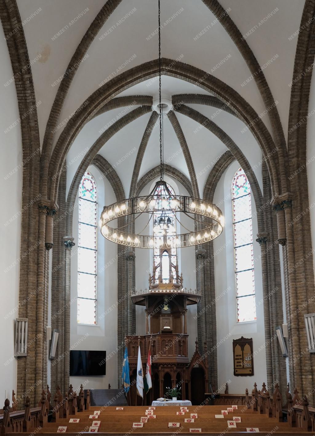 Vallás - Templom - Unitárius templom és székház