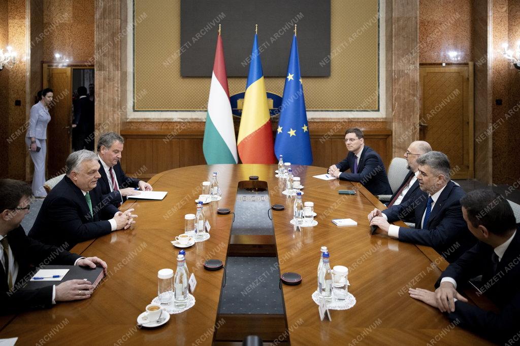 Orbán Viktor Bukarestben