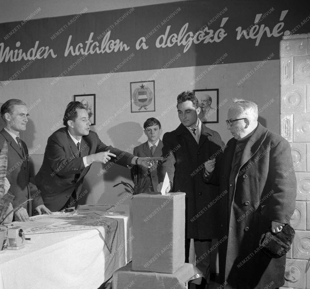 Közigazgatás - Az első tanácstag-választás az önállóvá váló Hortobágy községben