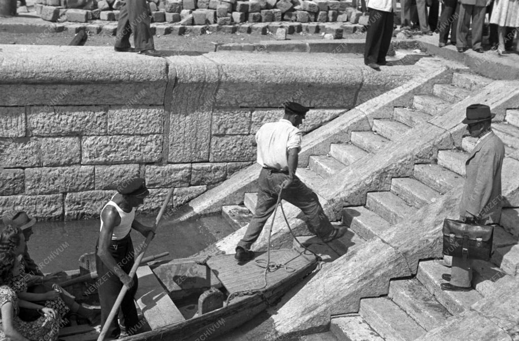 Vízi közlekedés - Átkelés a Dunán