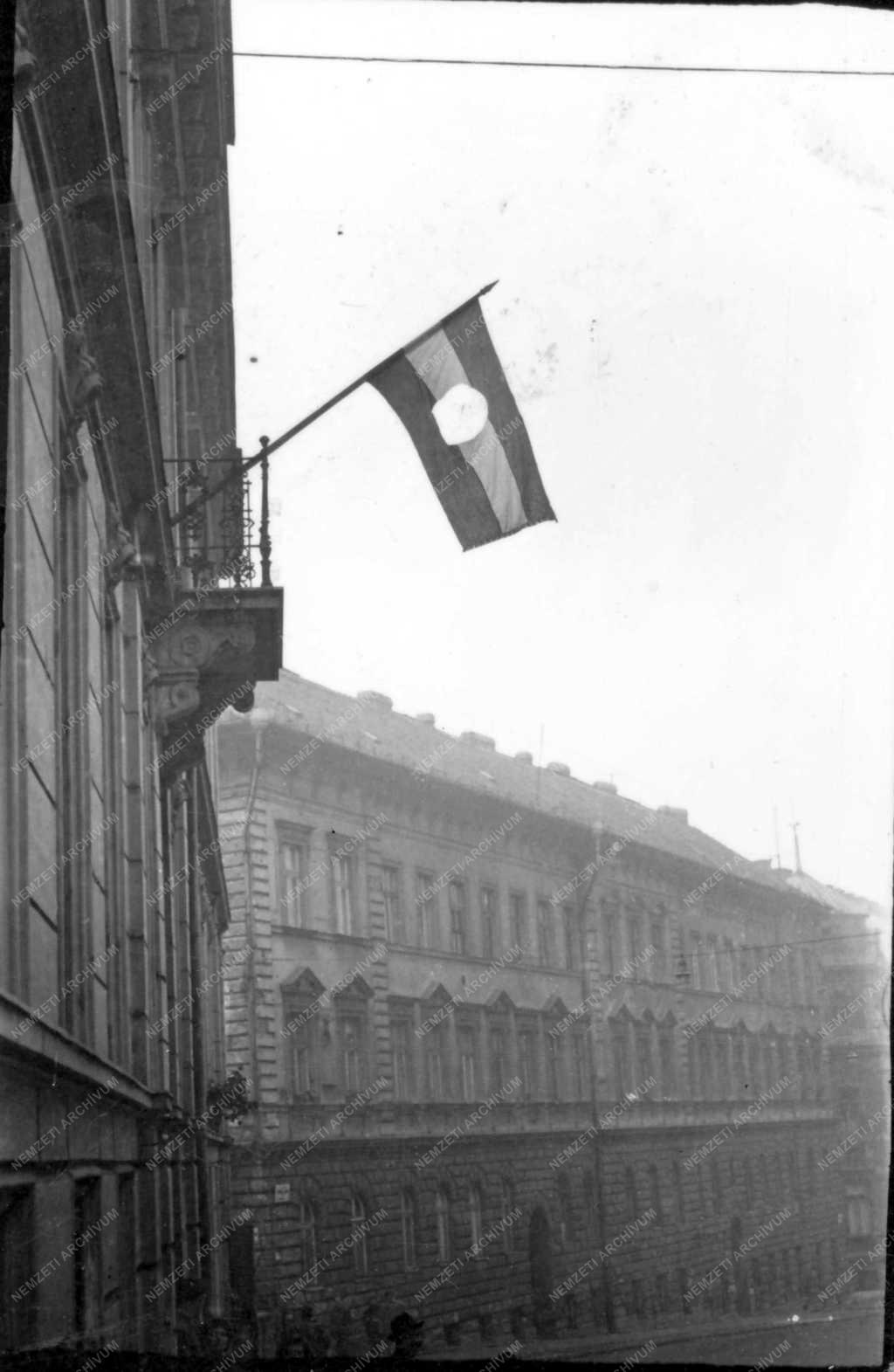 Ötvenhat emléke - Budapesti utcakép