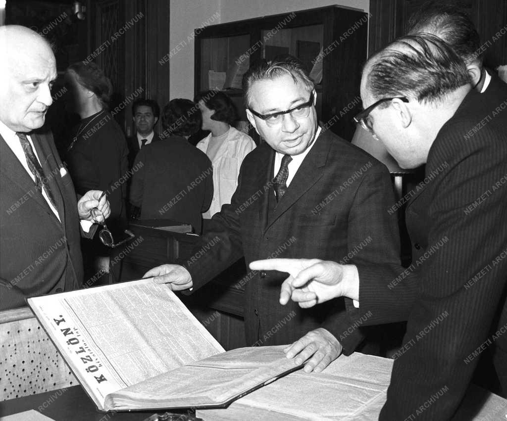 Évforduló - 100 éves az OGYK