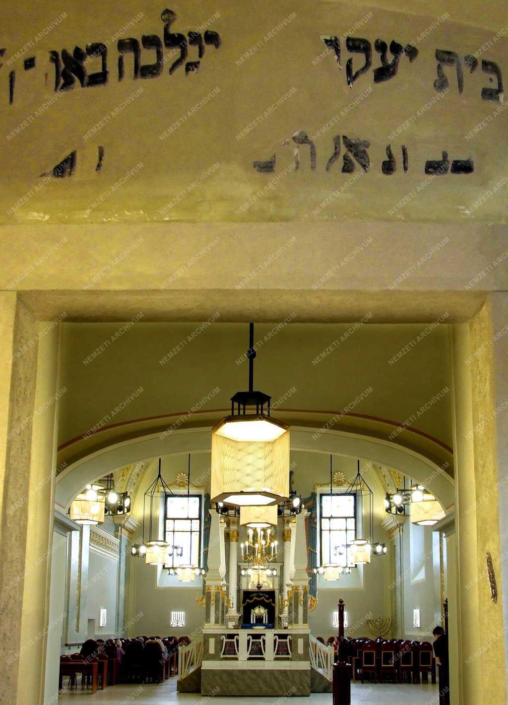 Egyházi épület - Budapest - Az óbudai műemlék zsinagóga