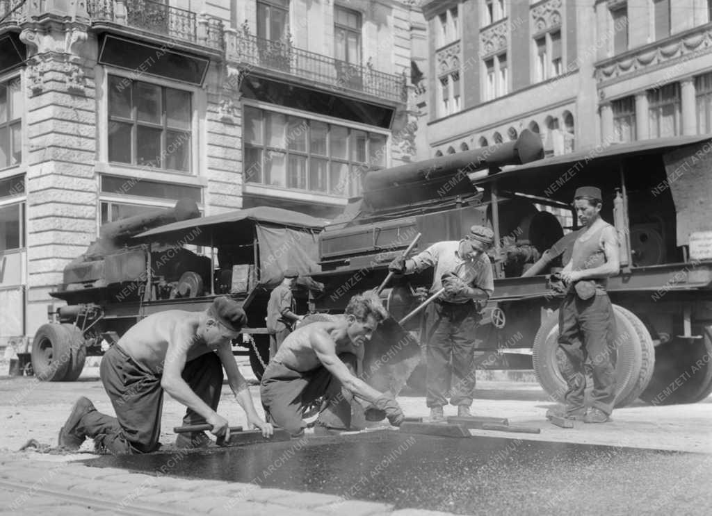 Városkép - Útépítés - Felújítják a Felszabadulás teret