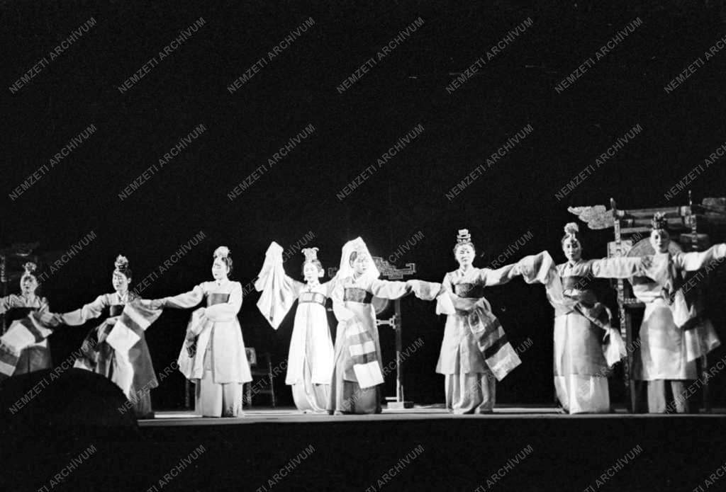 Külkapcsolat - Koreai Művészegyüttes előadása az Operaházban