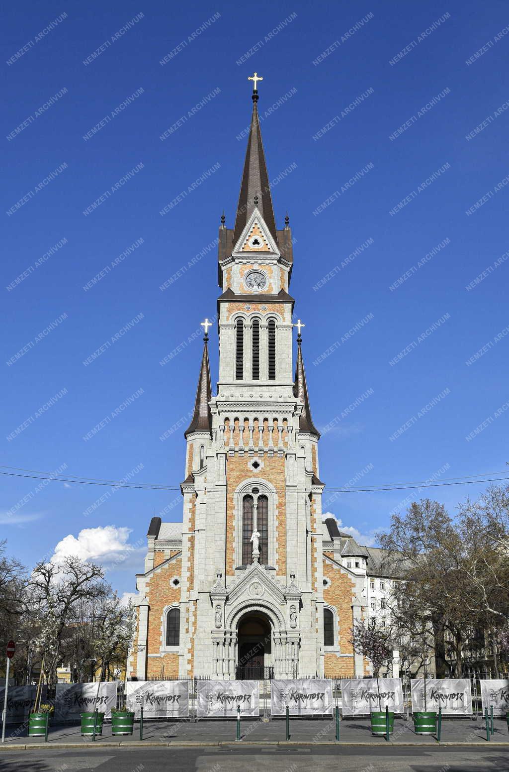 Egyház - Budapesti  Assisi Szent Ferenc-templom