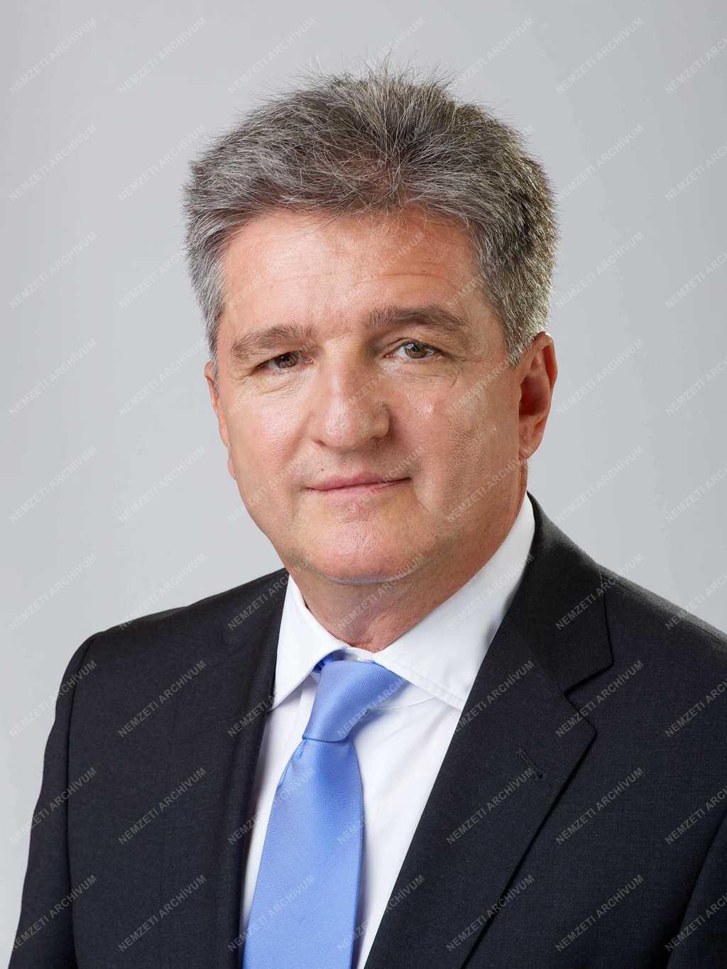Új kormány - Államtitkárok - Tasnádi László