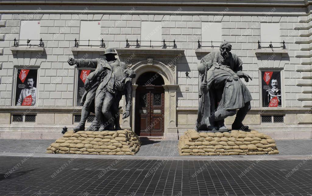 Városkép - Budapest - Új Világ Született kiállítás