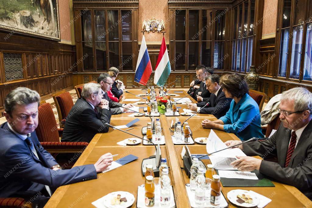 Orbán Viktor fogadta az orosz mezőgazdasági minisztert