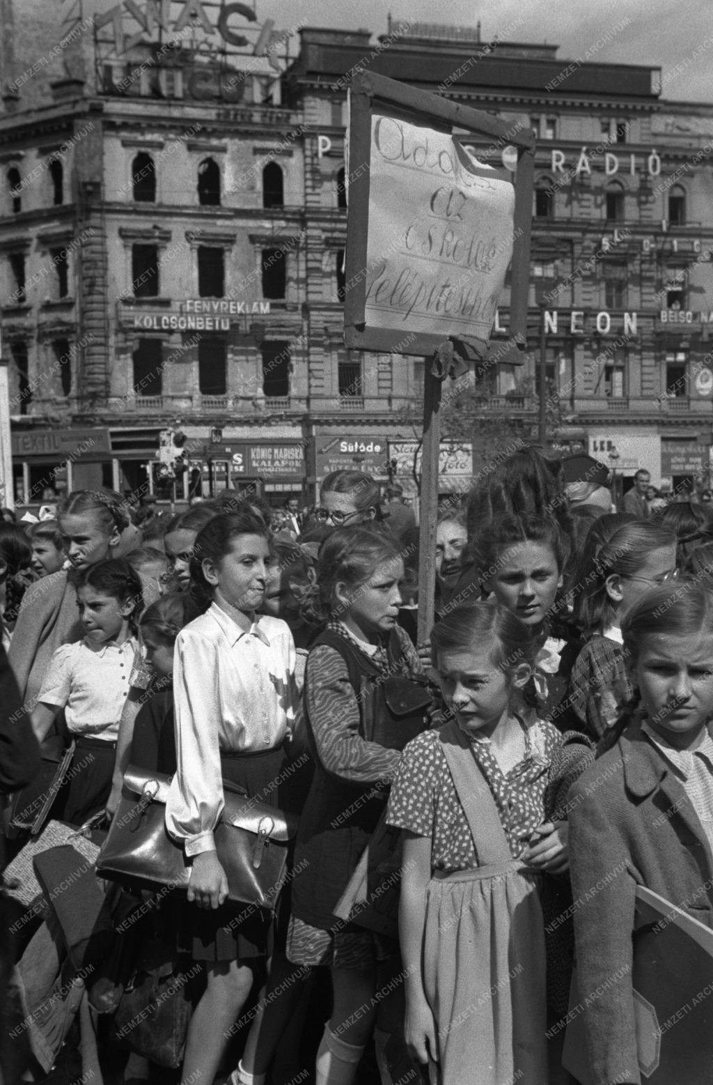 MNDSZ Iskola akció gyűlése