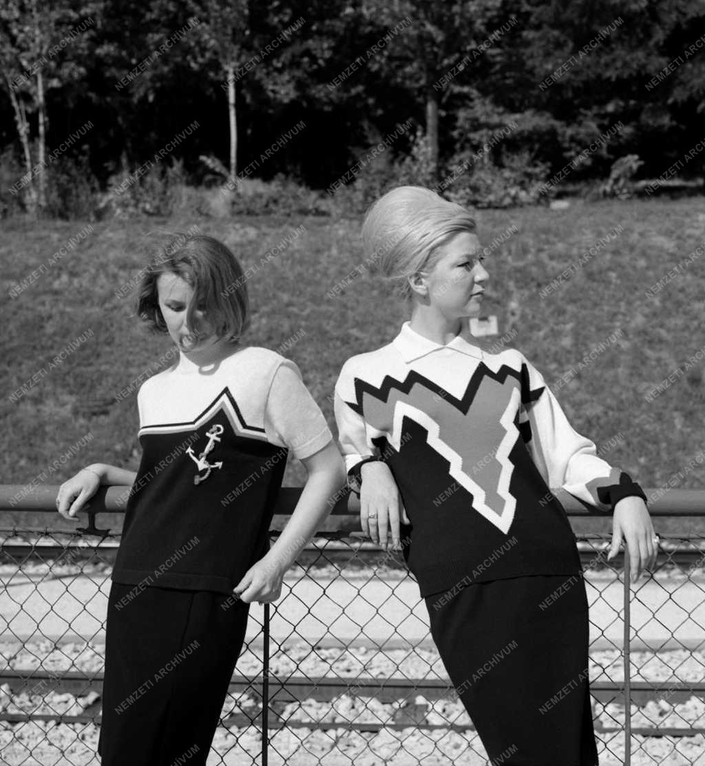 Divat - Budapest Kötő Háziipari Szövetkezet őszi-téli kollekciója