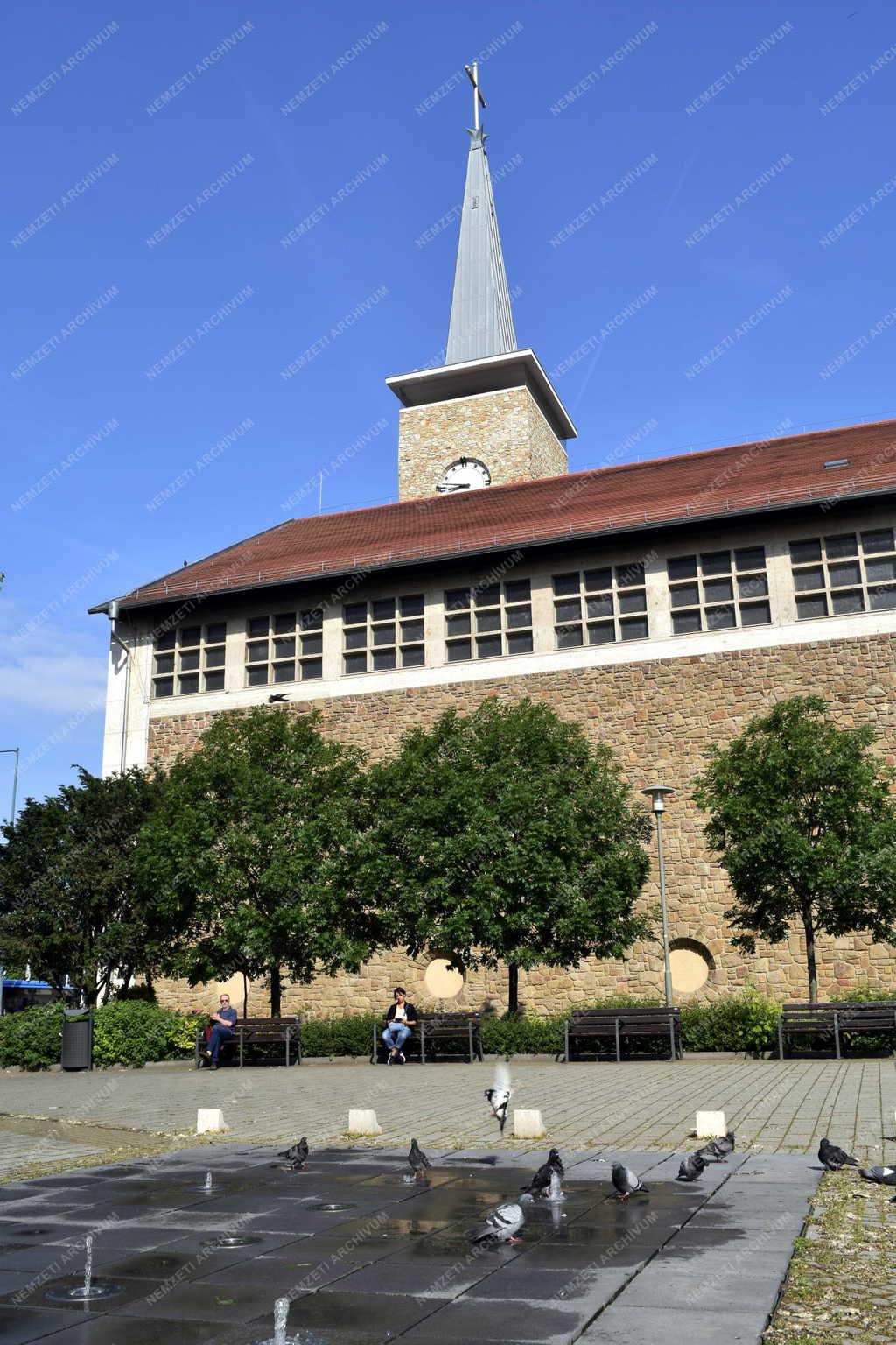 Egyház - Budapest - Páduai Szent Antal-plébániatemplom
