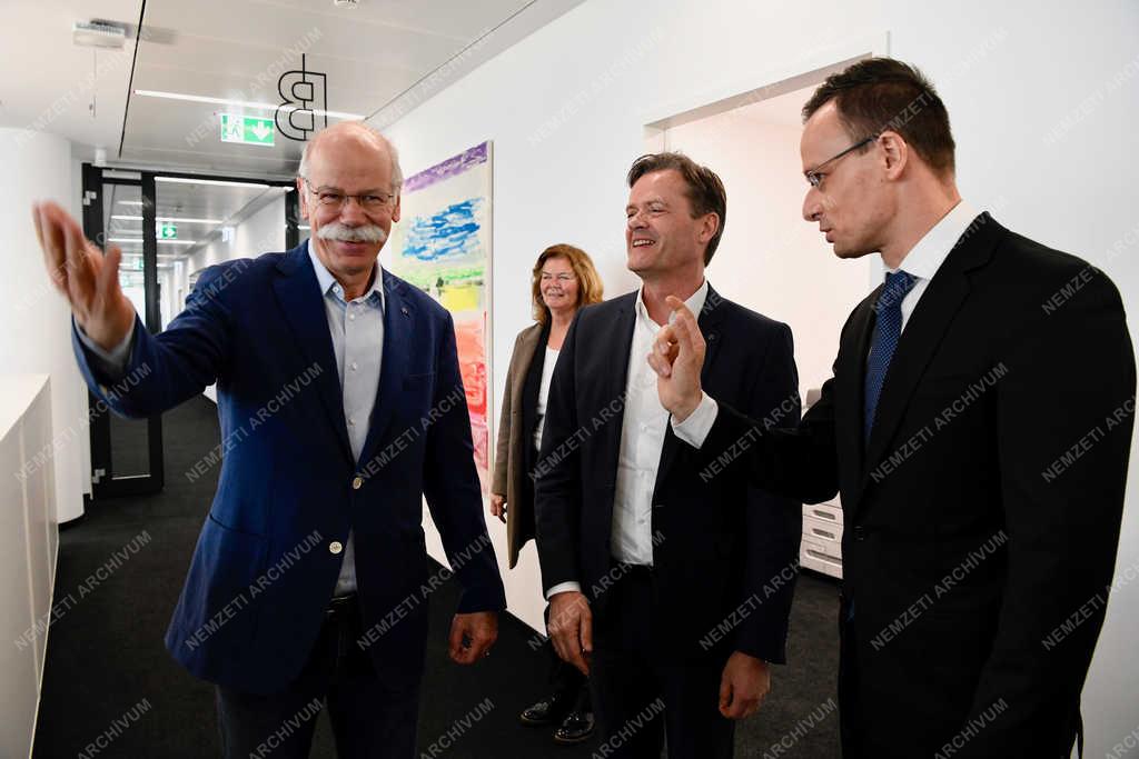 Szijjártó Péter Stuttgartban