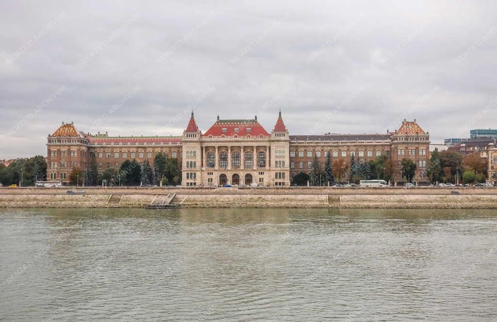 Épület - Budapest - A Budapesti Műszaki Egyetem épülete