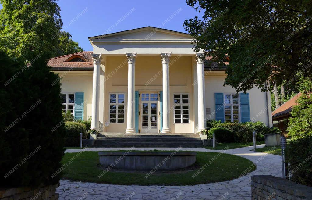 Műemlék épület - Budapest - Az egykori Barabás-villa