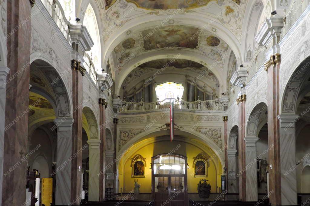 Egyházi épület - Gyöngyös - Szent Bertalan-templom 