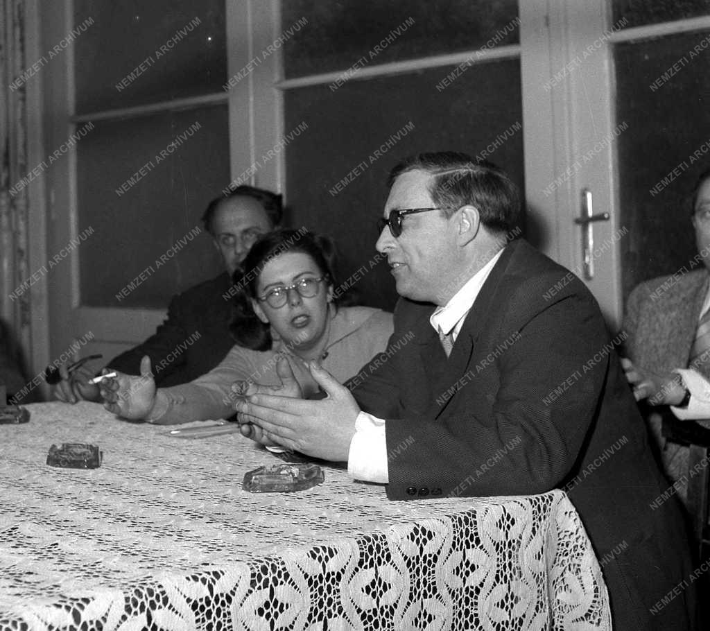 Politika - Szovjet békeküldöttség