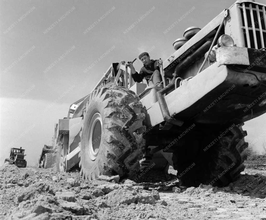 Útépítés - Közlekedés - Épül az új Bécs–Budapest nemzetközi műút 