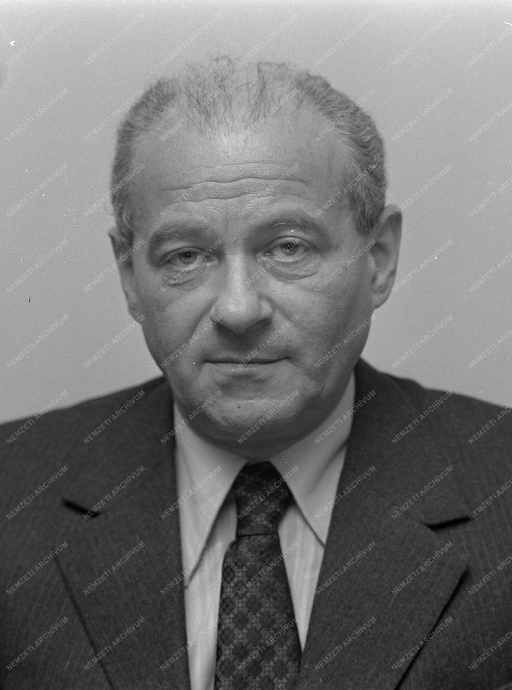 1975-ös Kossuth-díjasok - Sárai Tibor