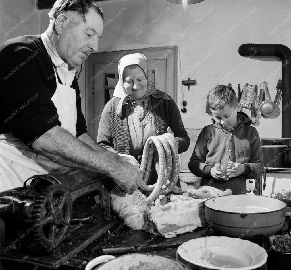 Életkép - Disznótor Parádon 