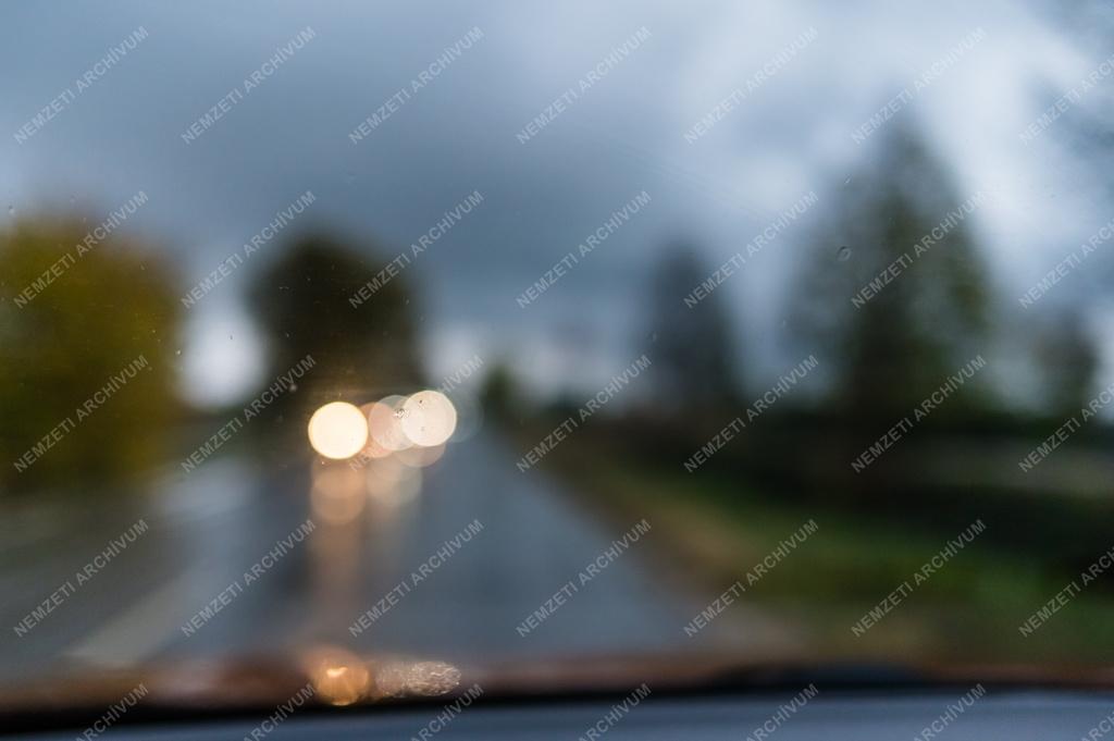 Közlekedés - Őszi esős időjárás