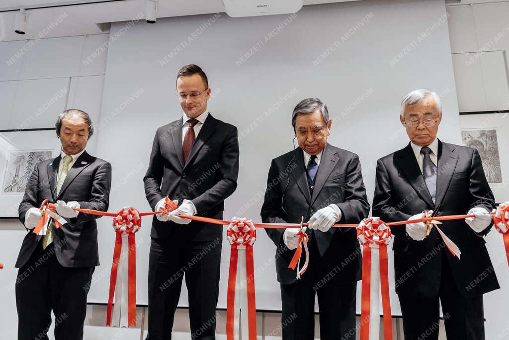 Szijjártó Péter Tokióban