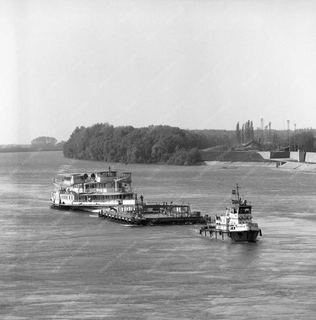 Vízi közlekedés - Turizmus - Szőke Tisza II. üdülőhajó