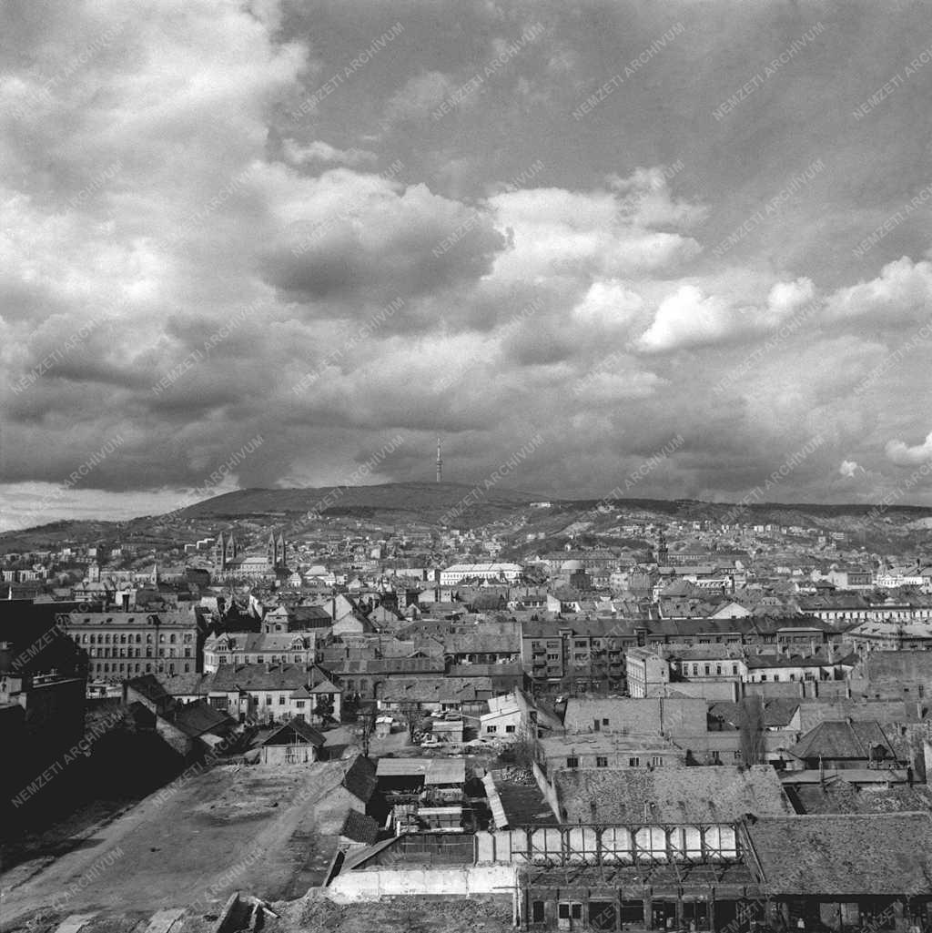 Városkép-életkép - Pécs madártávlatból